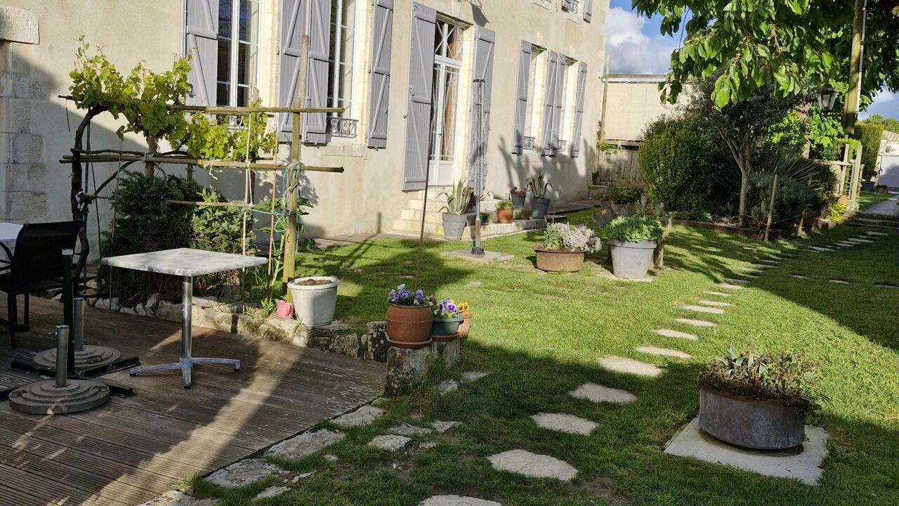maison 14 pièces 500 m2 à vendre à La Rochelle (17000)