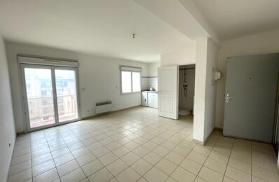 location appartement 550 € CC /mois à proximité de Solliès-Toucas (83210)