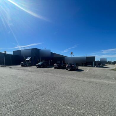 Commerce  1924000 €