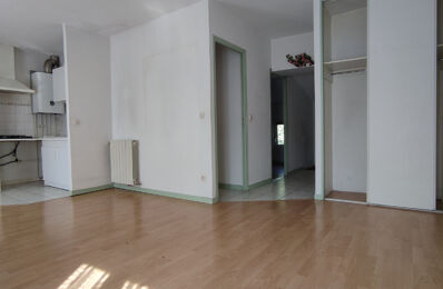 location appartement 525 € CC /mois à proximité de Varzay (17460)