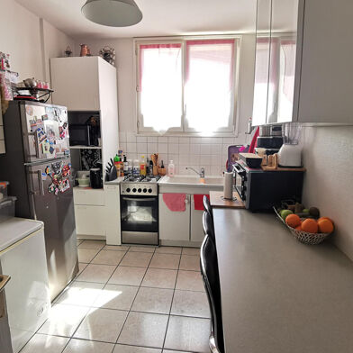 Appartement 5 pièces 780 €