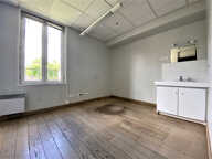 MIGENNES - BUREAUX OU LOCAL COMMERCIAL DE 52M² — photo 3