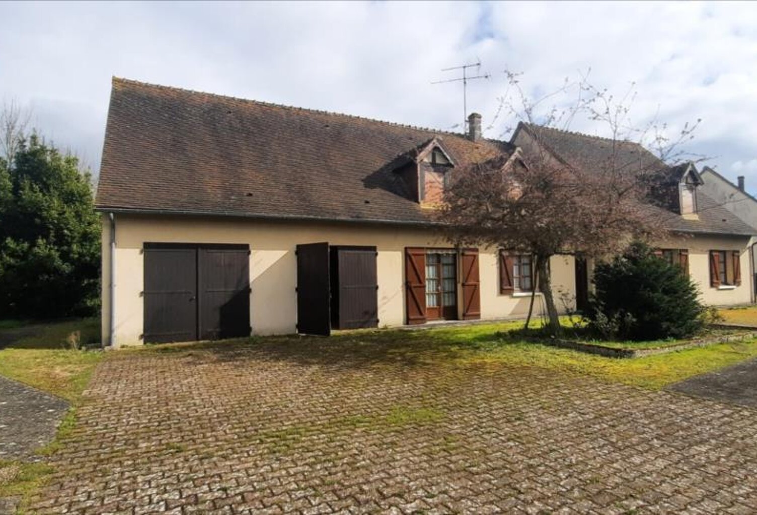 Vente maison 4 pièces 130 m² Saint-Outrille (18310) — photo 1