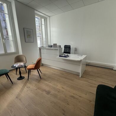 Bureau 4 pièces 85 m²