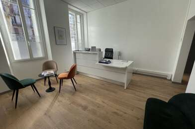 Bureau 4 pièces 2500 €