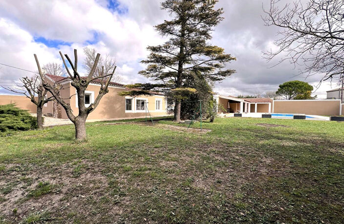 DEMEURE 200 m2 - PARCELLE DE 2200 m2 - ENTRAIGUES SUR LA SORGUE — photo 2