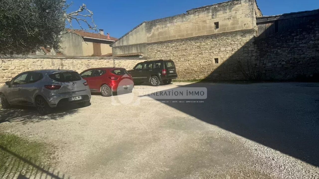 garage  pièces  m2 à vendre à Eyragues (13630)