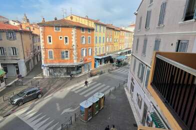 Appartement 4 pièces 240000 €