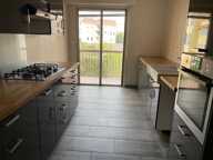 LA SEYNE SUR MER A 2 pas du port dans immeuble avec ascenseur Appartement T4 avec balcon et parking privé — photo 4