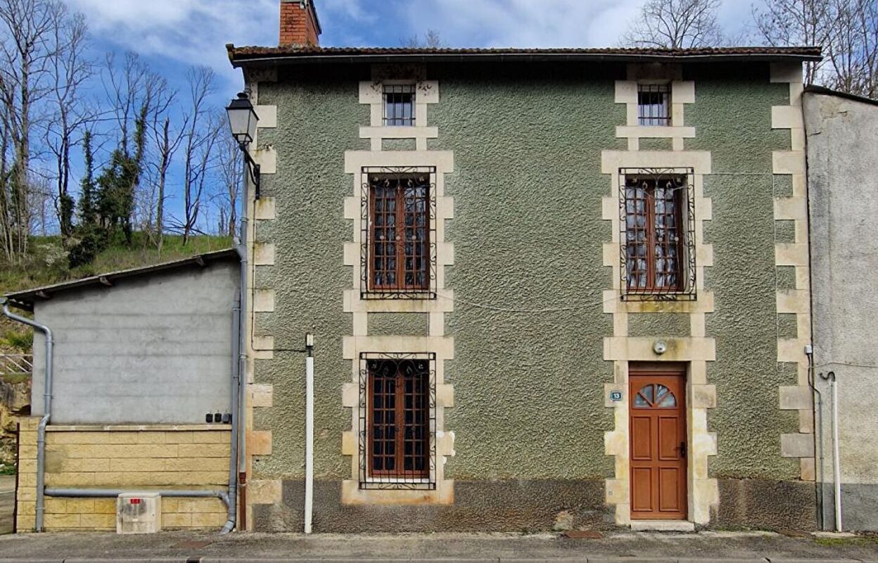 immeuble  pièces 231 m2 à vendre à Civaux (86320)