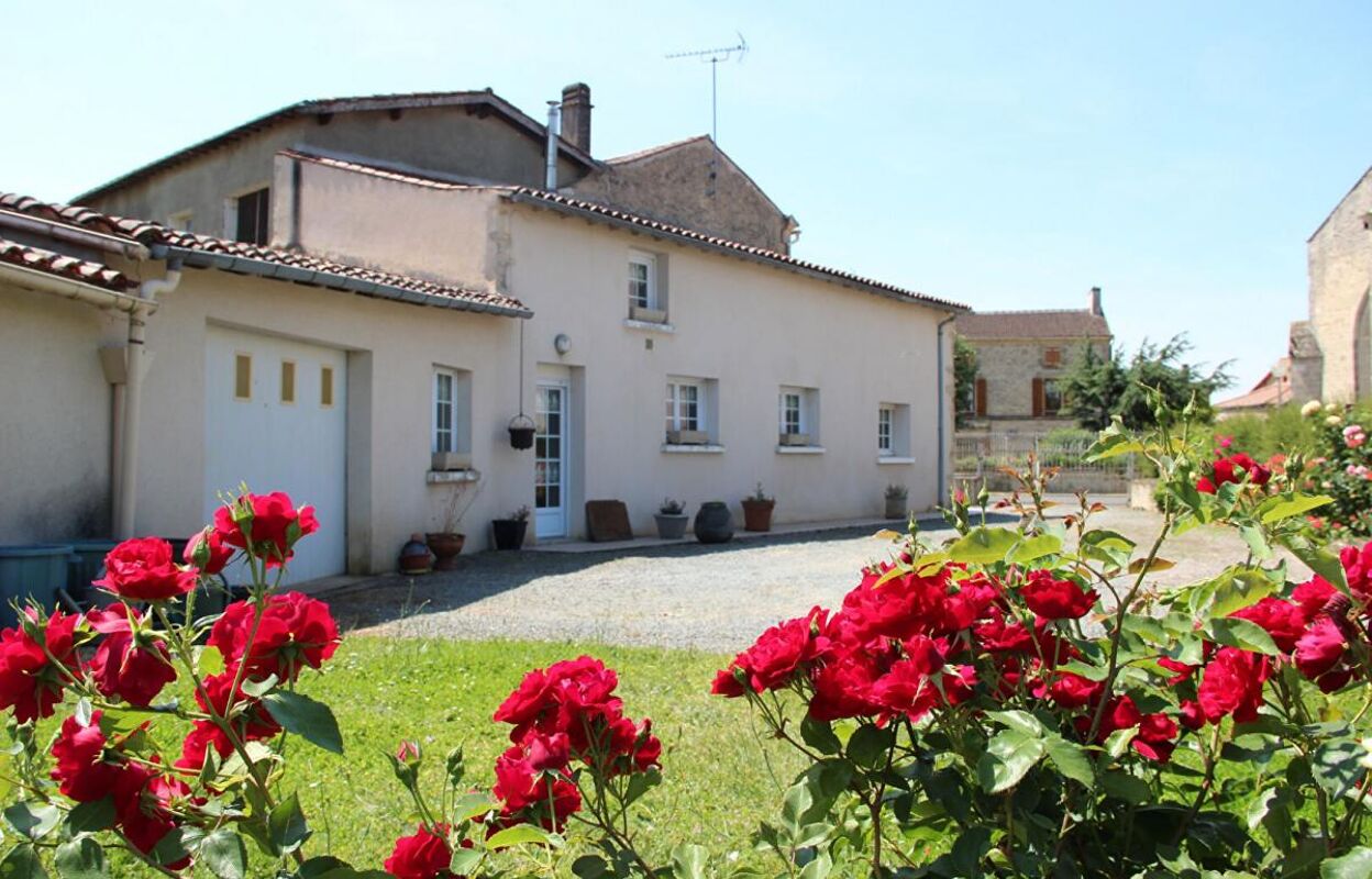 maison 7 pièces 118 m2 à vendre à Fontenay-le-Comte (85200)