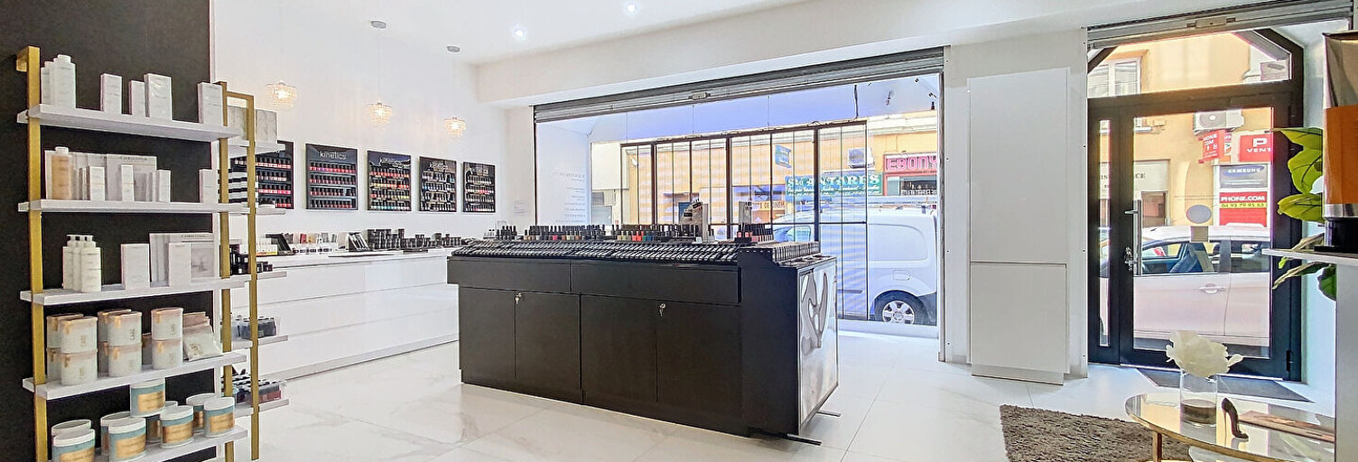 Commerce  130 m² à vendre à Nice (06000)