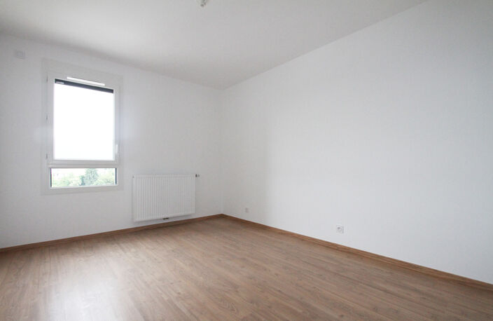 T4- REZ DE JARDIN  DE 106M2 — photo 3