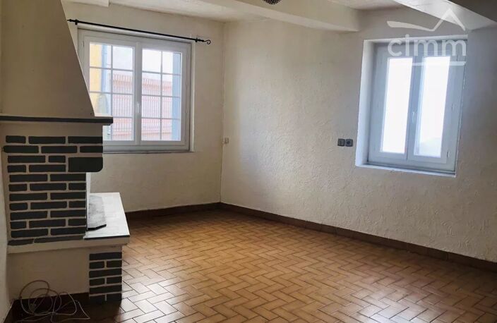 Maison en pierre rénovée sur une place piétonne, possibilité de — photo 2
