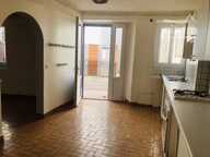 Maison en pierre rénovée sur une place piétonne, possibilité de — photo 4