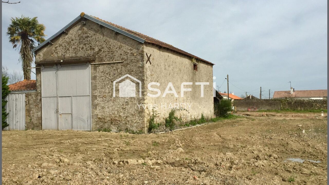 immeuble  pièces 103 m2 à vendre à Les Landes-Genusson (85130)