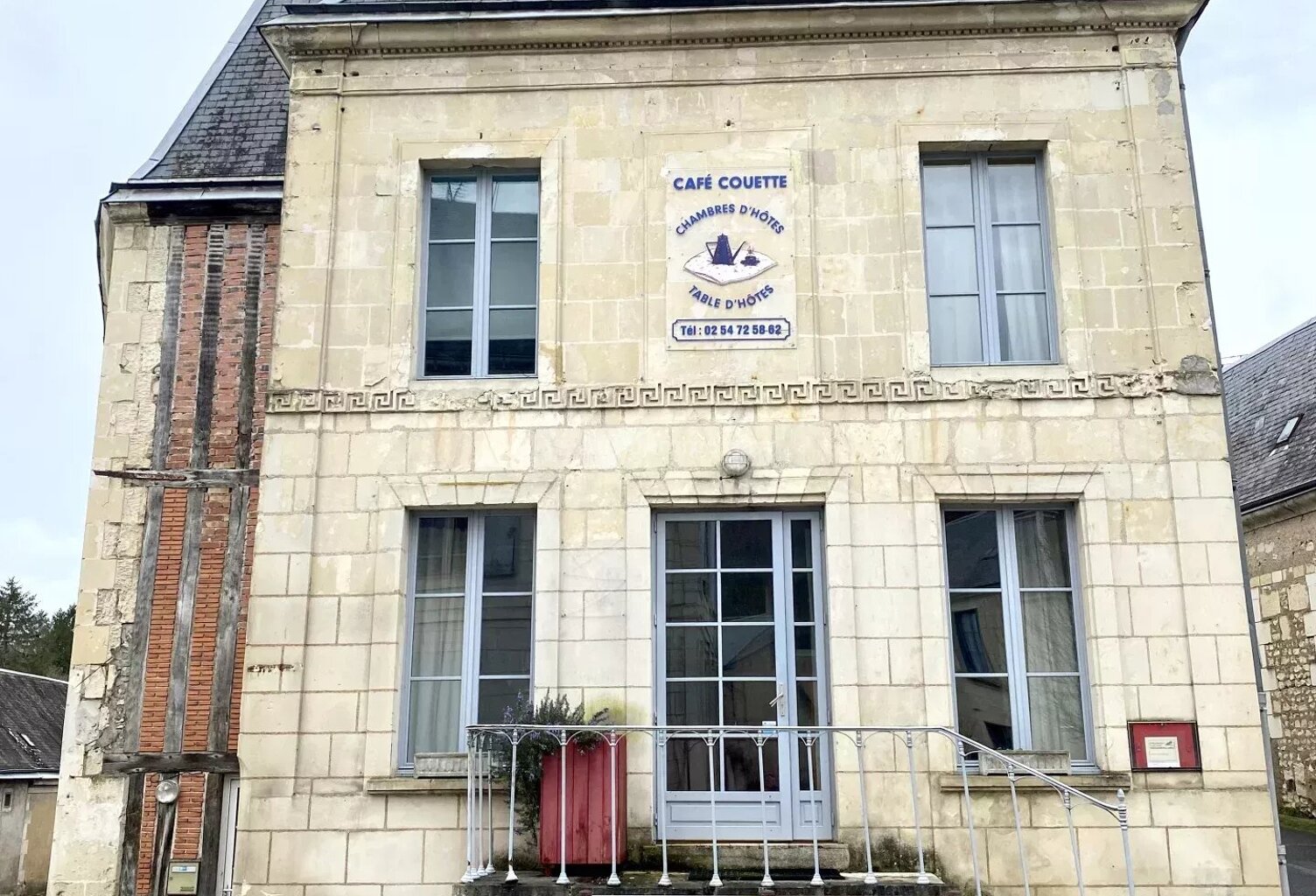 Grande Maison d'habitation ou gîte de belle facture! — photo 1