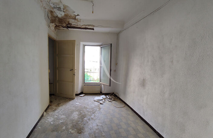 SOLLIES-VILLE : Appartement 4 Pièces à renover + garage — photo 4