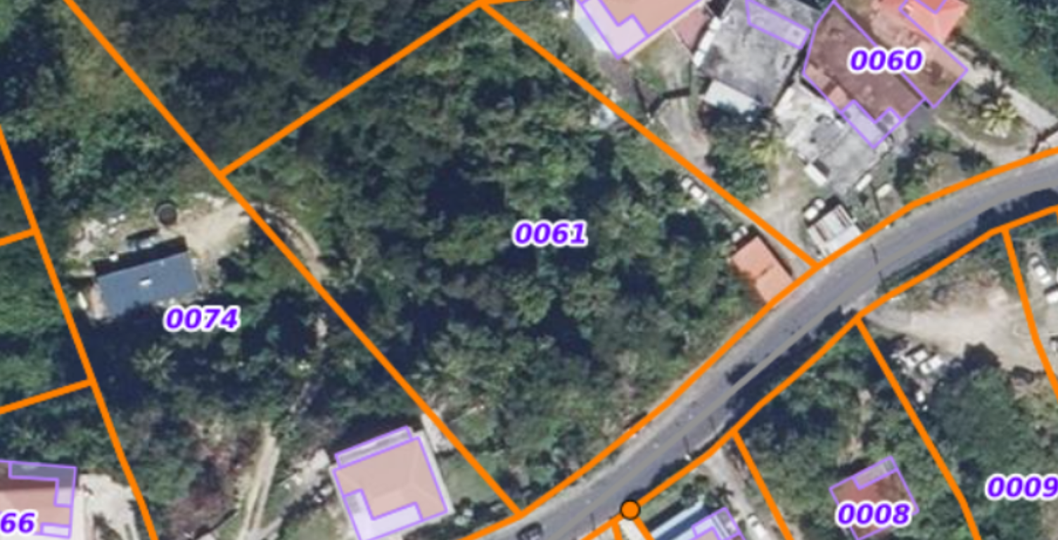 TERRAIN DE 3600m2 CONSTRUCTIBLE — photo 1