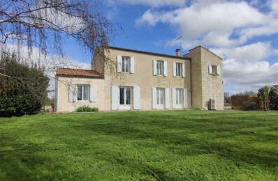 vente maison 588 000 € à proximité de Rioux (17460)