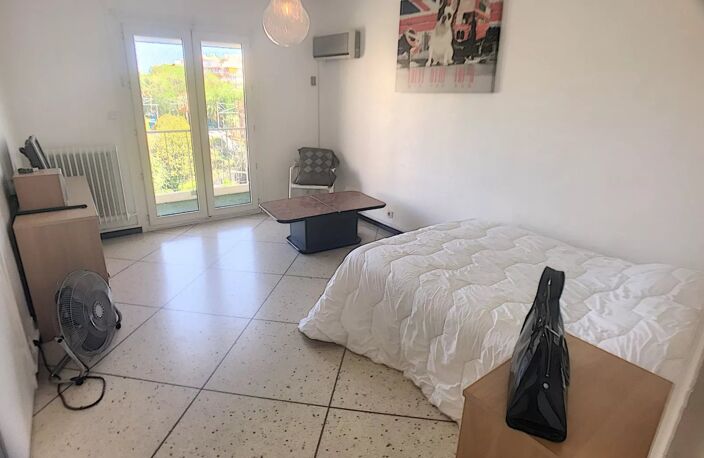centre Juan Les Pins grand F3  DE 78m2 avec terrasse de 30M 2 ré — photo 2