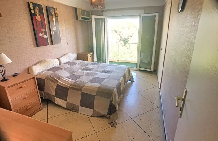 centre Juan Les Pins grand F3  DE 78m2 avec terrasse de 30M 2 ré — photo 4