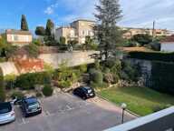 juan les pins badine F2 DERNIER ETAGE — photo 4
