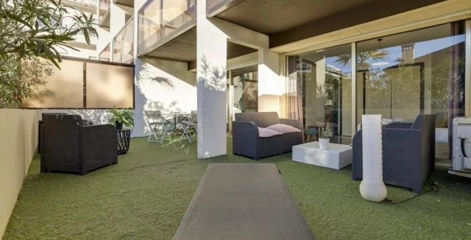 DEUX PIECES  BORD DE MER  TERRASSE 25m² — photo 1