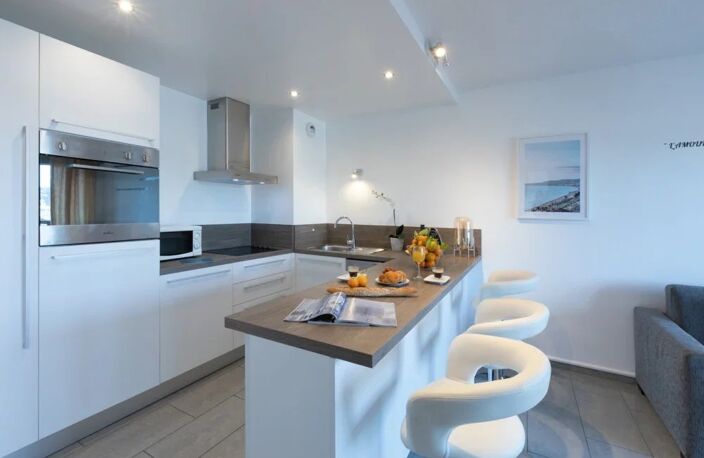 APPARTEMENT BORD DE MER VUE PANORAMIQUE — photo 4