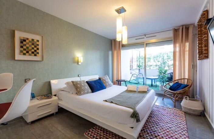 APPARTEMENT BORD DE MER TERRASSE 13 m² — photo 3