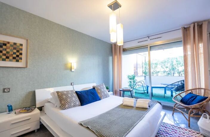 APPARTEMENT BORD DE MER TERRASSE 13 m² — photo 4