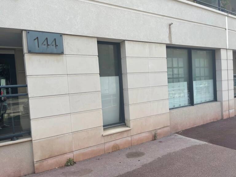 Local commercial — photo 1