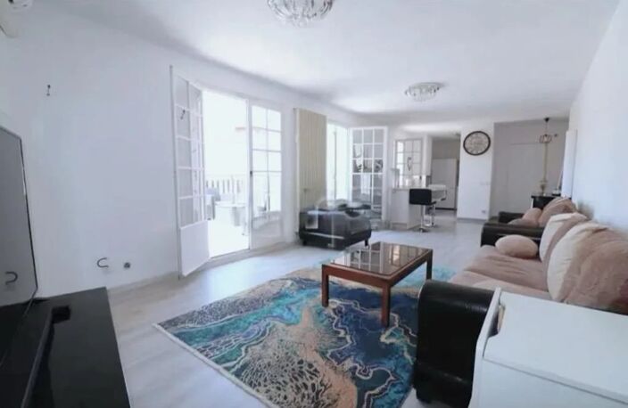 APPARTEMENT  4 PIECES  DERNIER ETAGE GARAGE PISCINE — photo 3