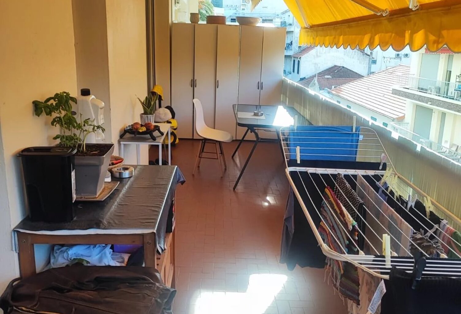F2 élevé  plein centre avec garage — photo 1