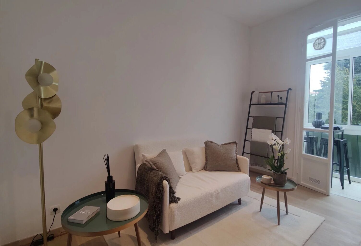 chambre de bonne avec loggia — photo 1