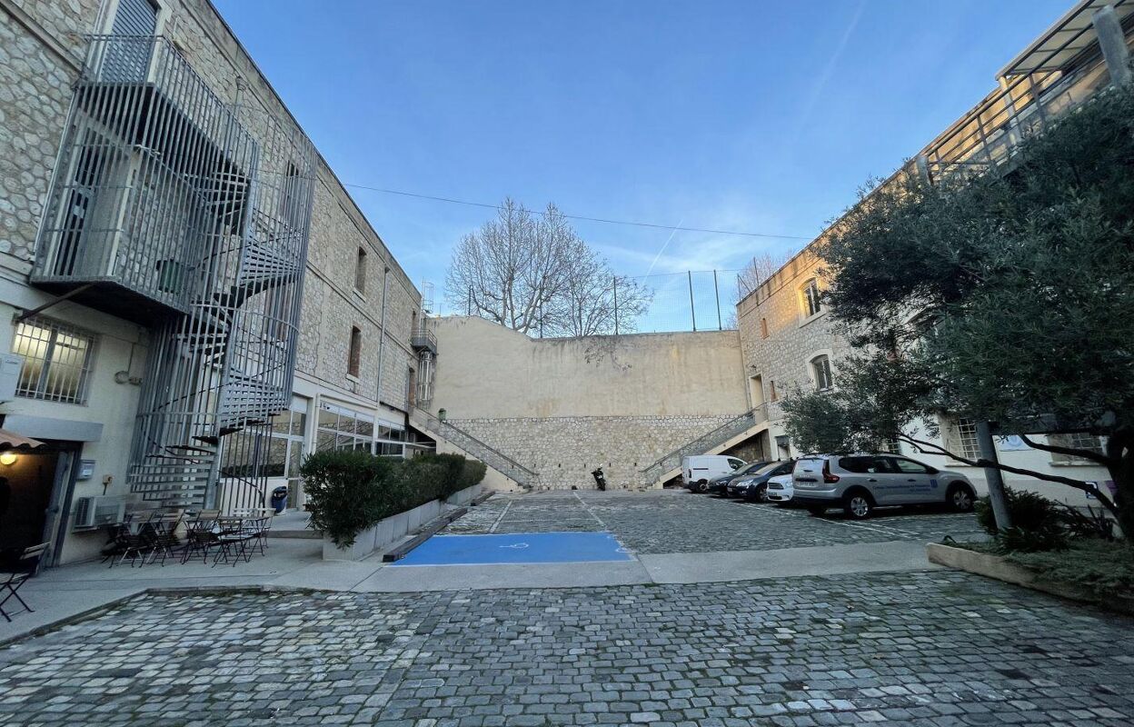 divers 1 pièces 230 m2 à louer à Marseille 1 (13001)