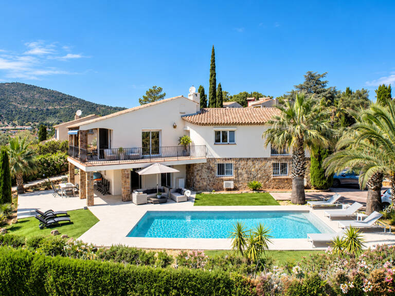VILLA RENOVEE 7 PIÈCES 200 M²  AVEC VUE DEGAGÉE MER, AUX ISSAMBRES — photo 1