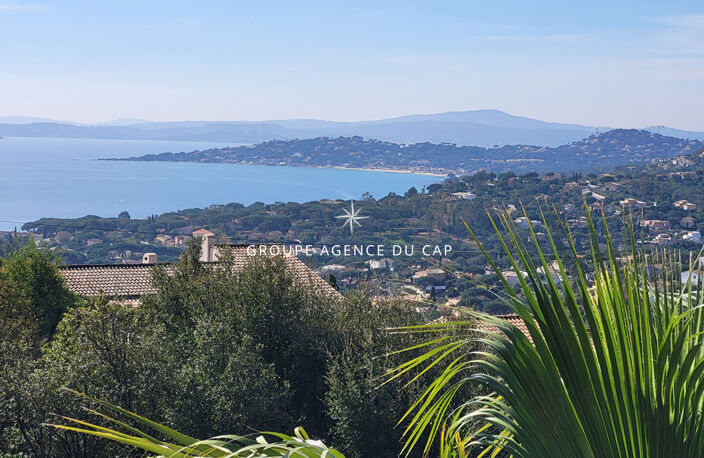 VILLA RENOVEE 7 PIÈCES 200 M²  AVEC VUE DEGAGÉE MER, AUX ISSAMBRES — photo 2