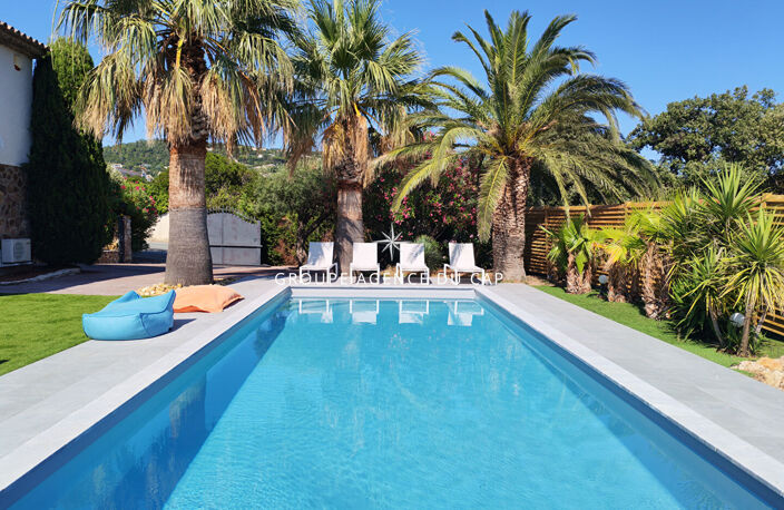 VILLA RENOVEE 7 PIÈCES 200 M²  AVEC VUE DEGAGÉE MER, AUX ISSAMBRES — photo 4