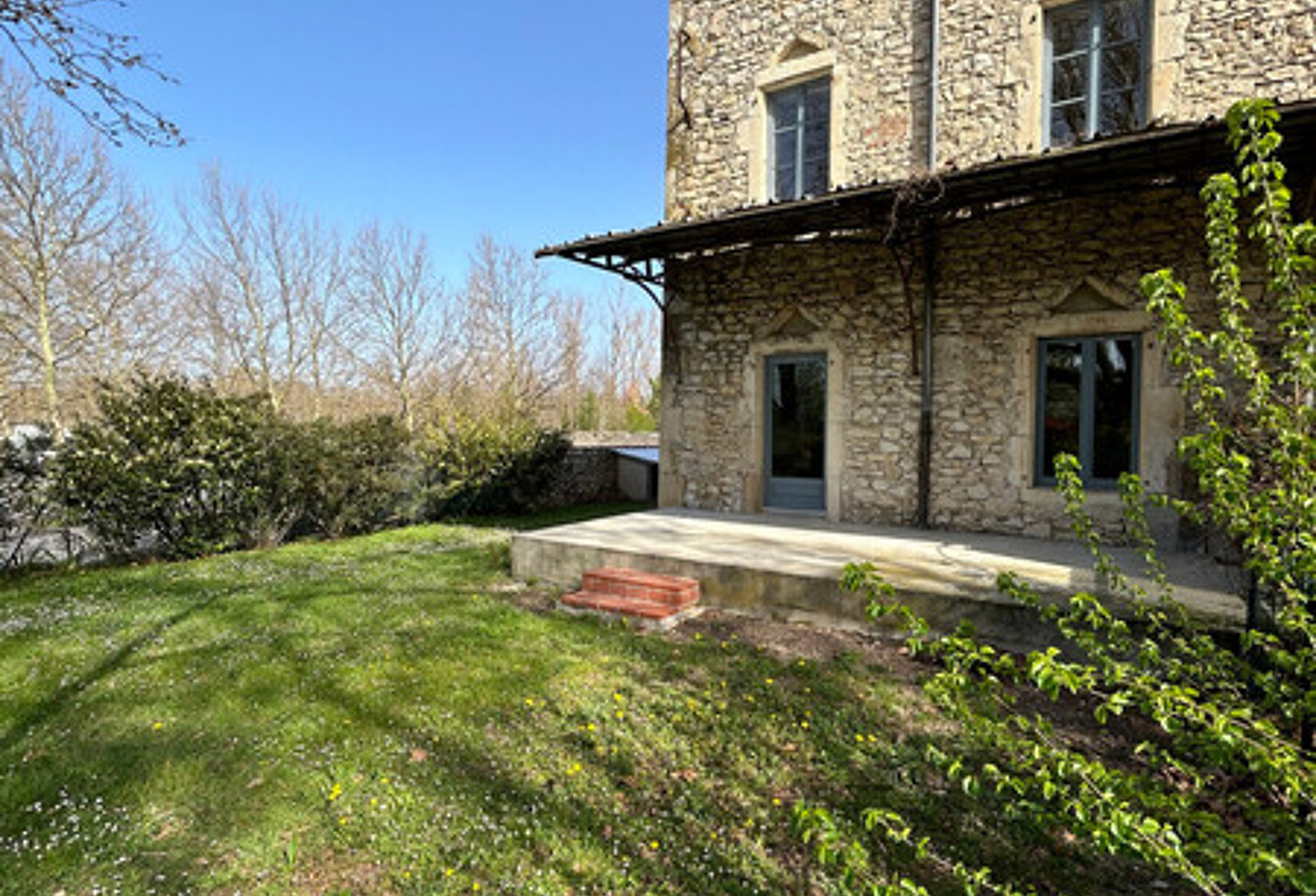 F4 — photo 1