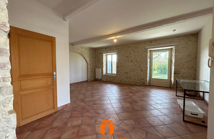 F4 — photo 2
