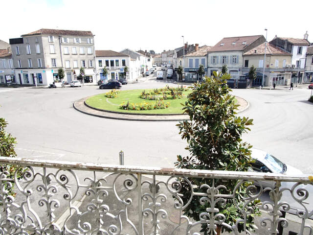 LOCAL PROFESSIONNEL CENTRE VILLE — photo du bien