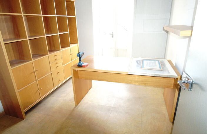 LOCAL PROFESSIONNEL CENTRE VILLE — photo 4