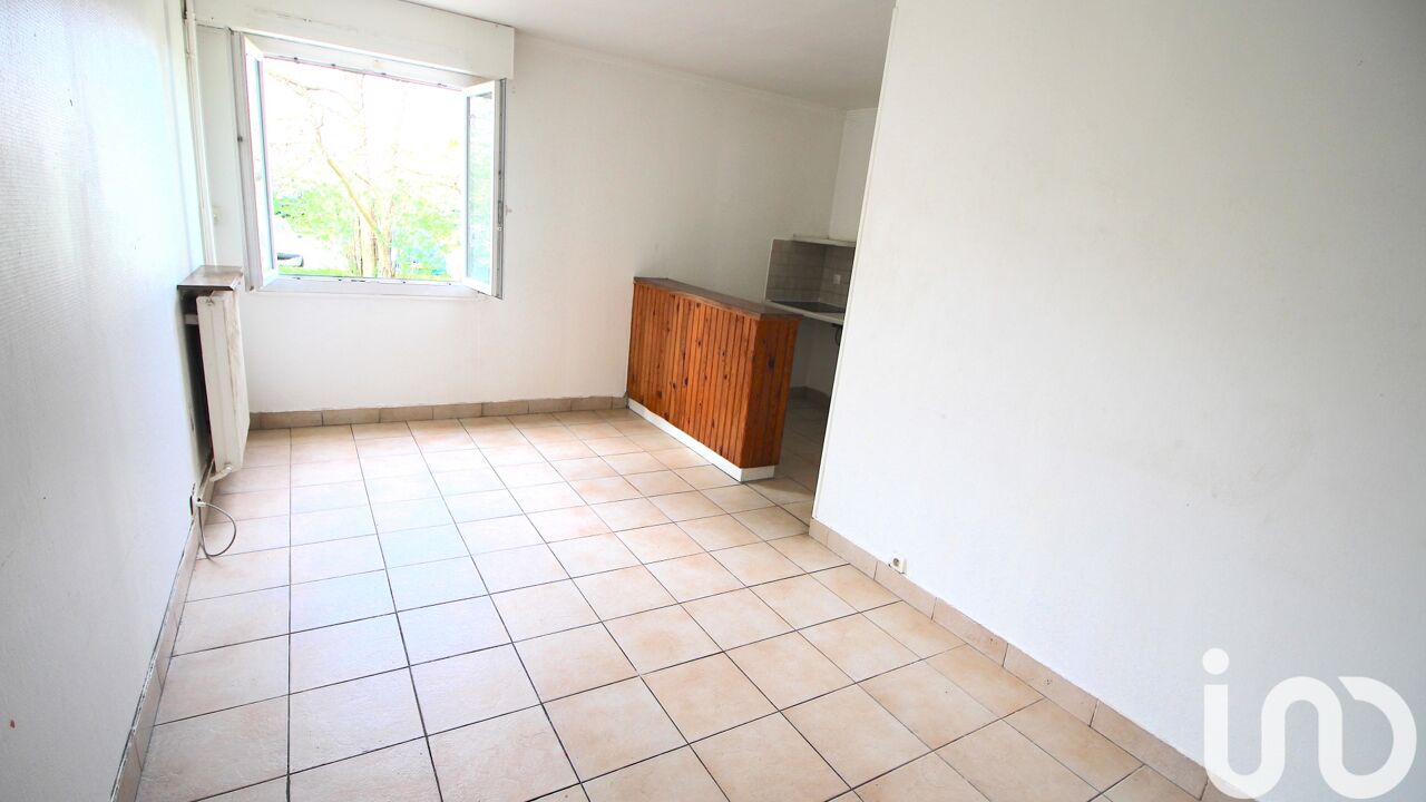 appartement 1 pièces 22 m2 à vendre à Corbeil-Essonnes (91100)