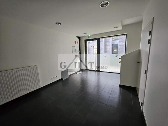 ENTREPÔT+ ATELIER 424 M² — photo du bien