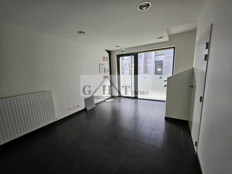 ENTREPÔT+ ATELIER 424 M² — photo 1