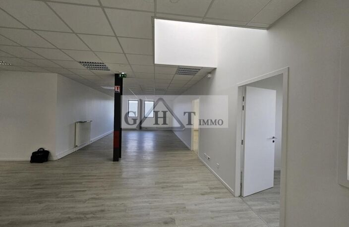 ENTREPÔT+ ATELIER 424 M² — photo 5
