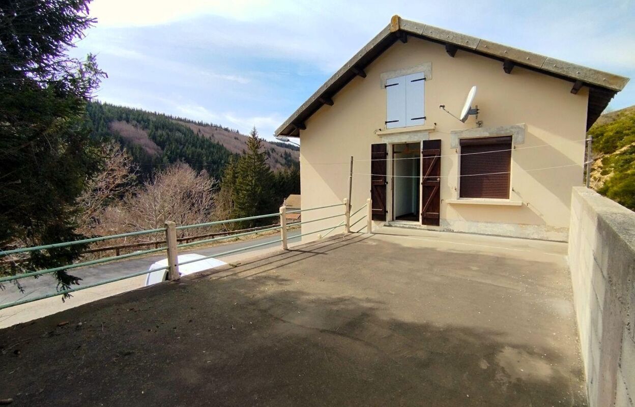 maison 10 pièces 125 m2 à vendre à Saint-Cirgues-en-Montagne (07510)