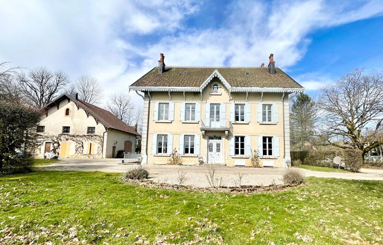 maison 10 pièces 341 m2 à vendre à Champagnole (39300)