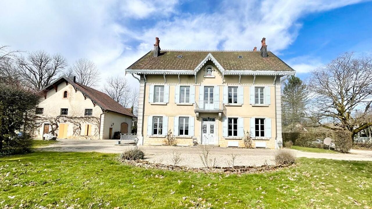 maison 10 pièces 341 m2 à vendre à Frasne (25560)